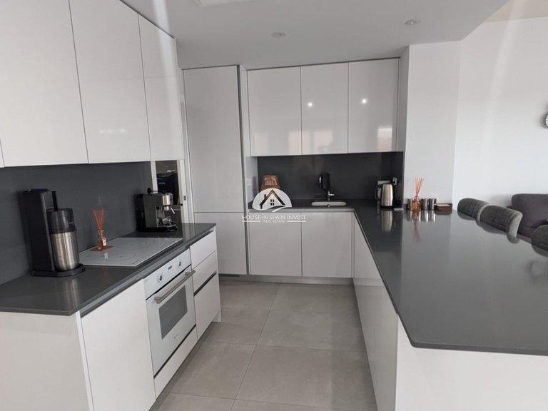 Villa for Sale in Villamartín - Las Filipinas Orihuela Costa, Alicante 11