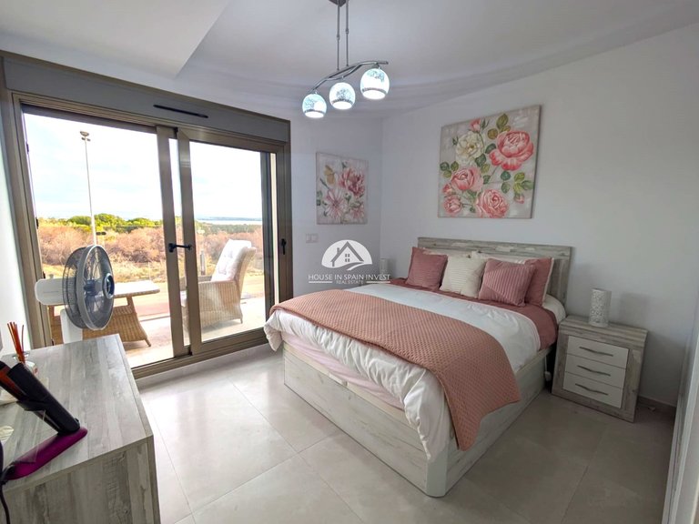 Villa for Sale in Villamartín - Las Filipinas Orihuela Costa, Alicante 12