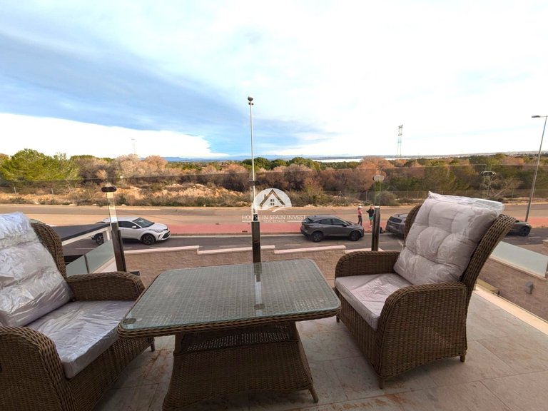 Villa for Sale in Villamartín - Las Filipinas Orihuela Costa, Alicante 18
