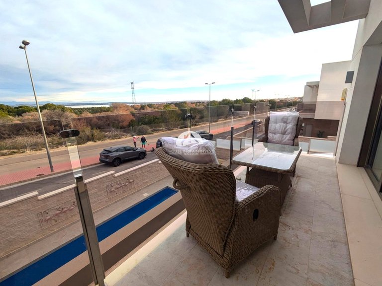 Villa for Sale in Villamartín - Las Filipinas Orihuela Costa, Alicante 19