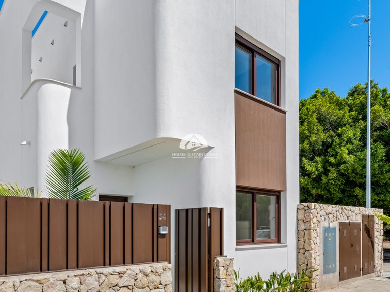 Villa for Sale in Pilar de la Horadada Pilar De La Horadada, Alicante 1