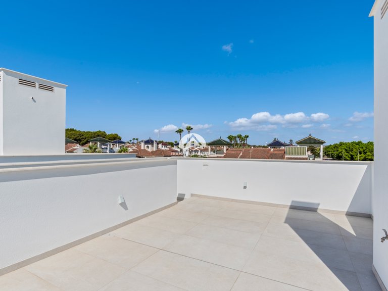 Villa for Sale in Pilar de la Horadada Pilar De La Horadada, Alicante 5