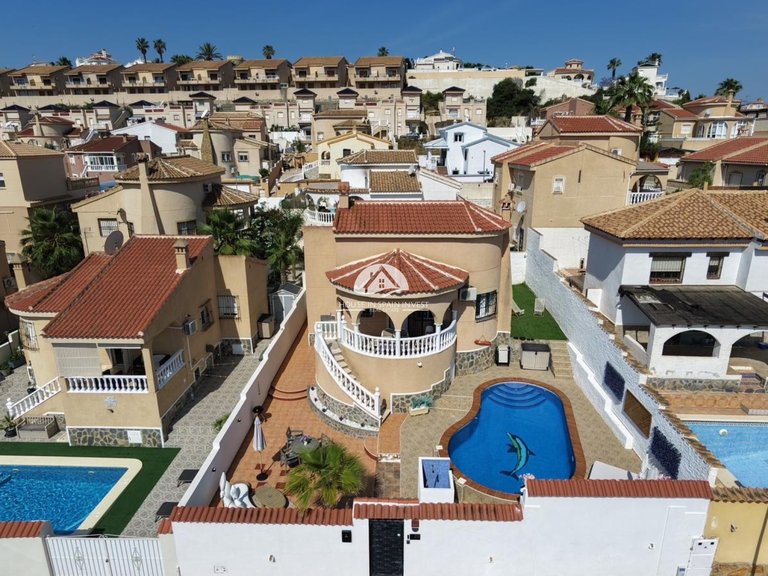 Villa for Sale in Ciudad Quesada Rojales - Ciudad Quesada, Alicante 2