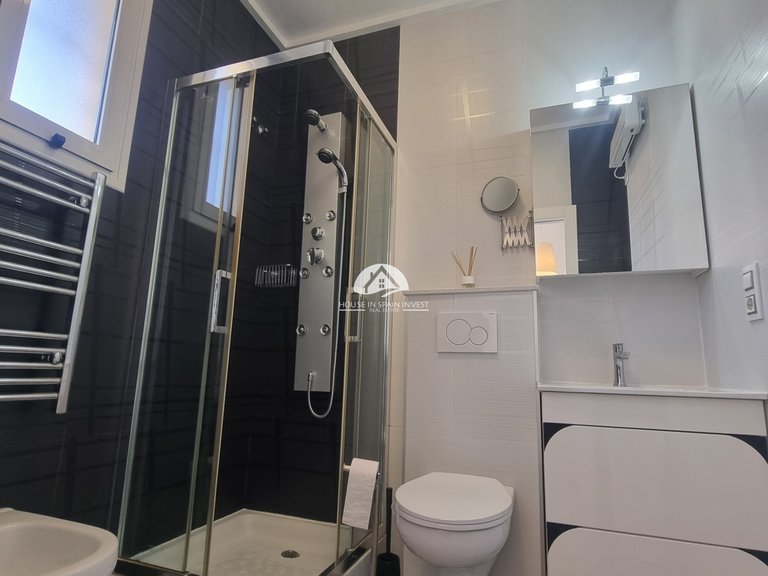 Villa for Sale in Ciudad Quesada Rojales - Ciudad Quesada, Alicante 16