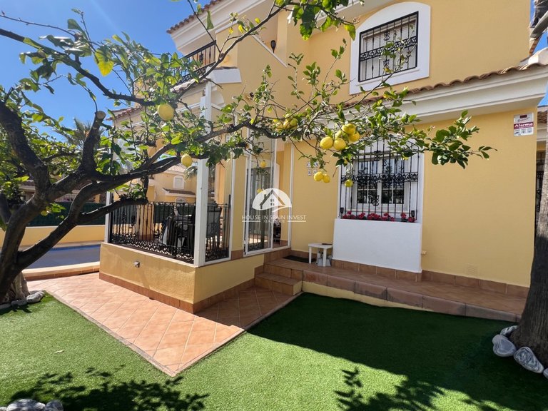 Villa for Sale in Villamartín - Las Filipinas Orihuela Costa, Alicante 2