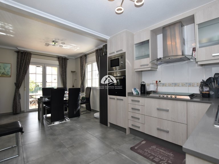 Villa for Sale in Villamartín - Las Filipinas Orihuela Costa, Alicante 4