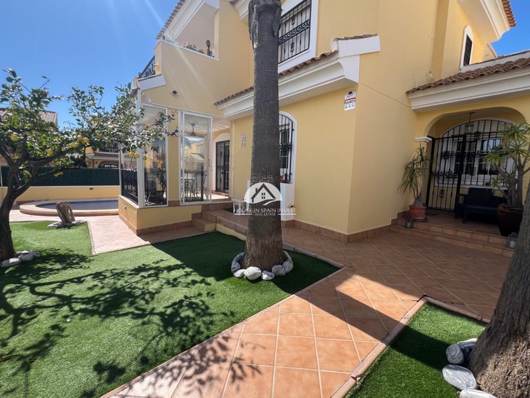 Villa for Sale in Villamartín - Las Filipinas Orihuela Costa, Alicante 7