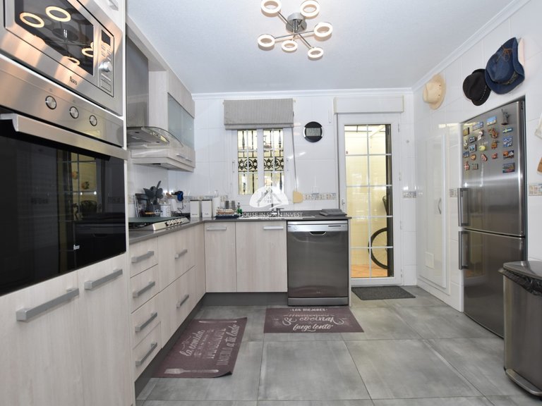 Villa for Sale in Villamartín - Las Filipinas Orihuela Costa, Alicante 9