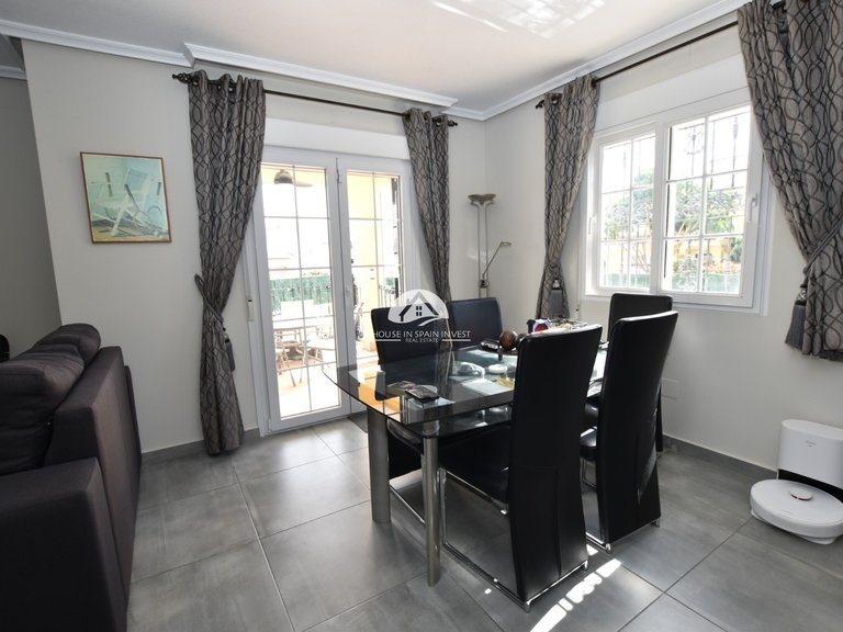 Villa for Sale in Villamartín - Las Filipinas Orihuela Costa, Alicante 10