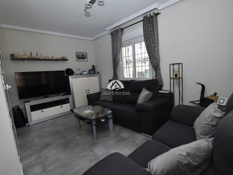 Villa for Sale in Villamartín - Las Filipinas Orihuela Costa, Alicante 11