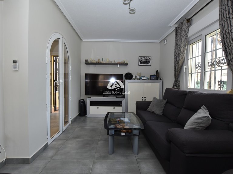 Villa for Sale in Villamartín - Las Filipinas Orihuela Costa, Alicante 12