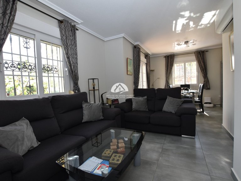 Villa for Sale in Villamartín - Las Filipinas Orihuela Costa, Alicante 13