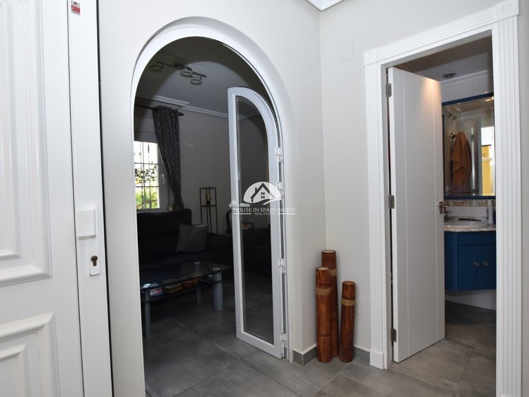 Villa for Sale in Villamartín - Las Filipinas Orihuela Costa, Alicante 16