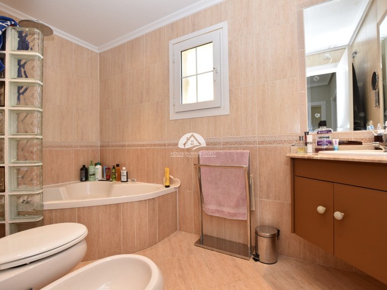 Villa for Sale in Villamartín - Las Filipinas Orihuela Costa, Alicante 24