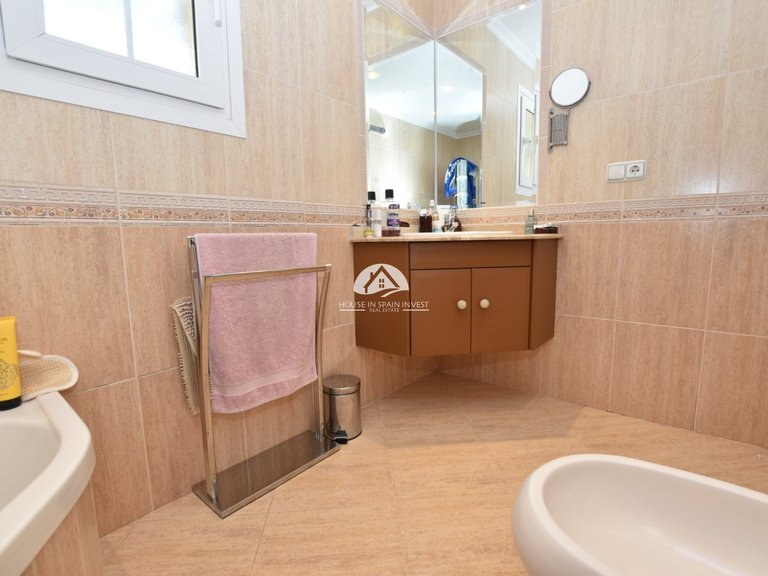 Villa for Sale in Villamartín - Las Filipinas Orihuela Costa, Alicante 26