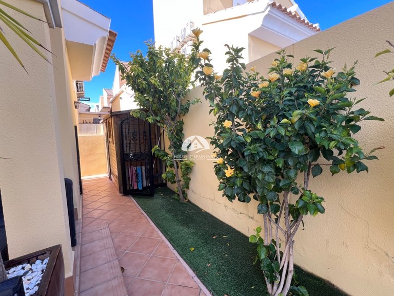 Villa for Sale in Villamartín - Las Filipinas Orihuela Costa, Alicante 39