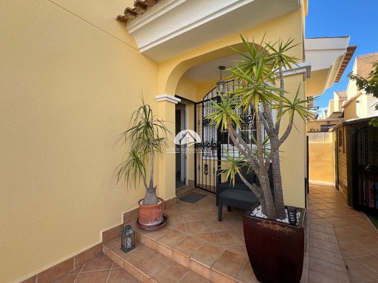 Villa for Sale in Villamartín - Las Filipinas Orihuela Costa, Alicante 40