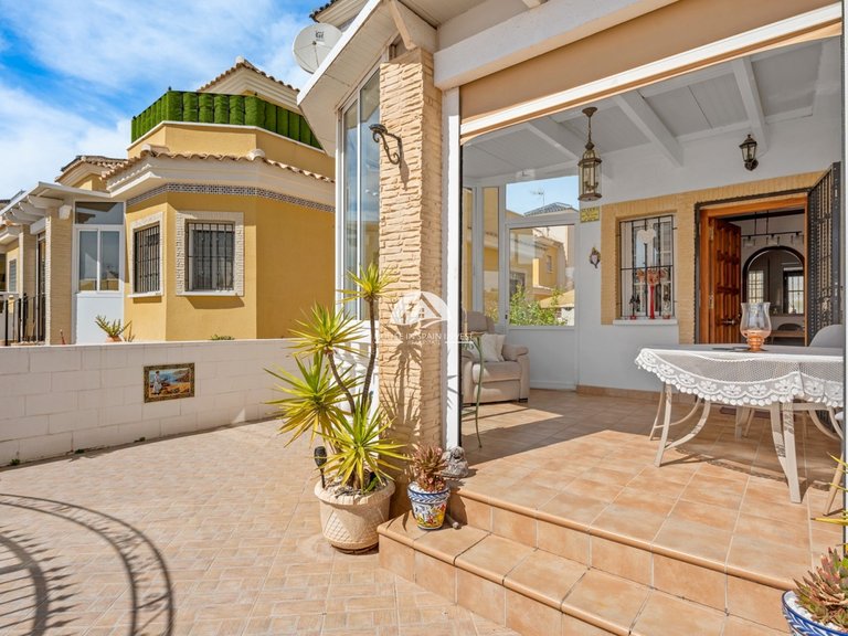 Villa for Sale in Lo Crispin Algorfa - La Finca Golf, Alicante 5