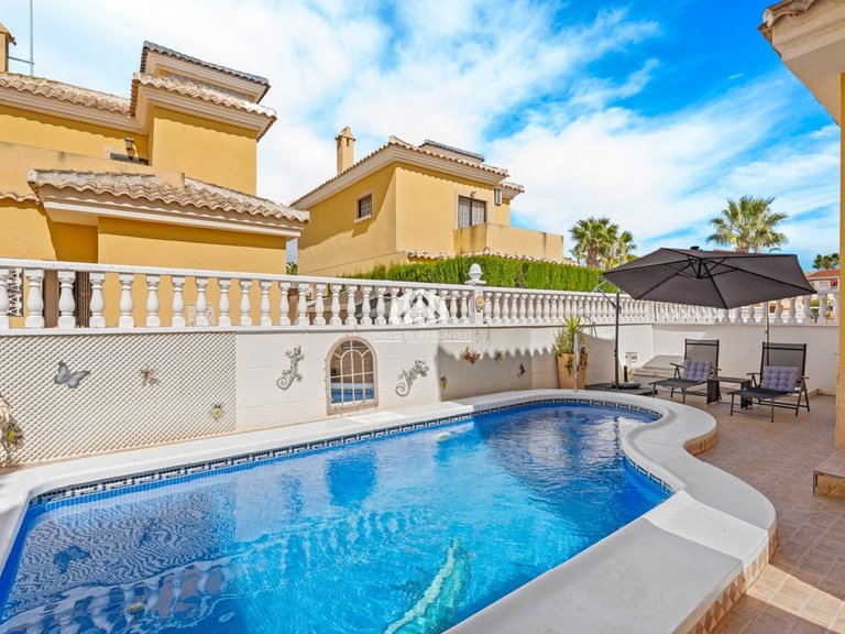 Villa for Sale in Lo Crispin Algorfa - La Finca Golf, Alicante 30