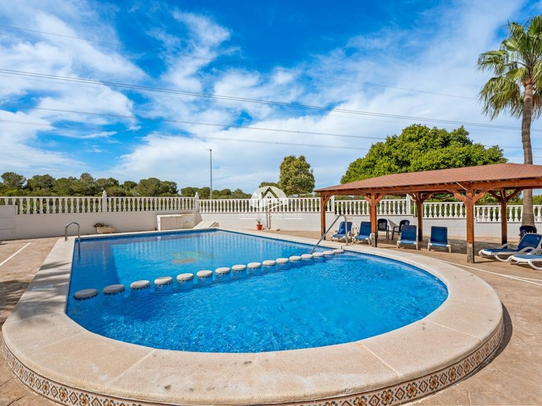 Villa for Sale in Lo Crispin Algorfa - La Finca Golf, Alicante 31