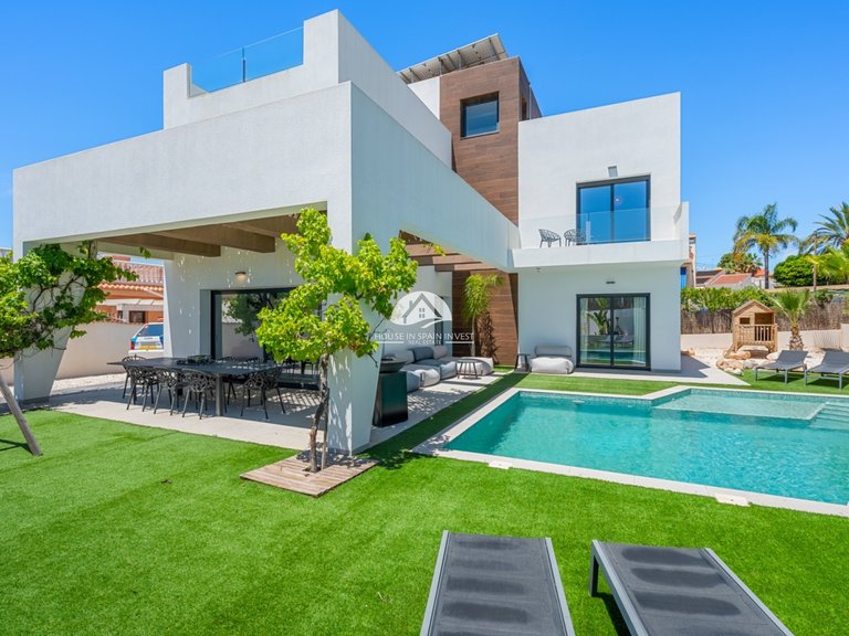 Villa for Sale in Ciudad Quesada - Rojales Rojales - Ciudad Quesada, Alicante 1