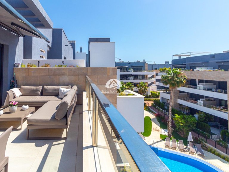 Penthouse for Sale in Playa Flamenca Orihuela Costa, Alicante 1