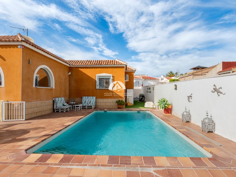 Villa for Sale in Ciudad Quesada Rojales - Ciudad Quesada, Alicante 26