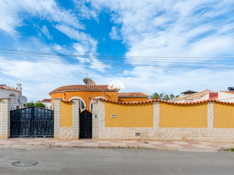 Villa for Sale in Ciudad Quesada Rojales - Ciudad Quesada, Alicante 35