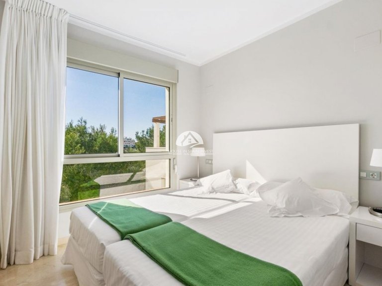 Penthouse for Sale in Las Colinas Golf Orihuela Costa, Alicante 16