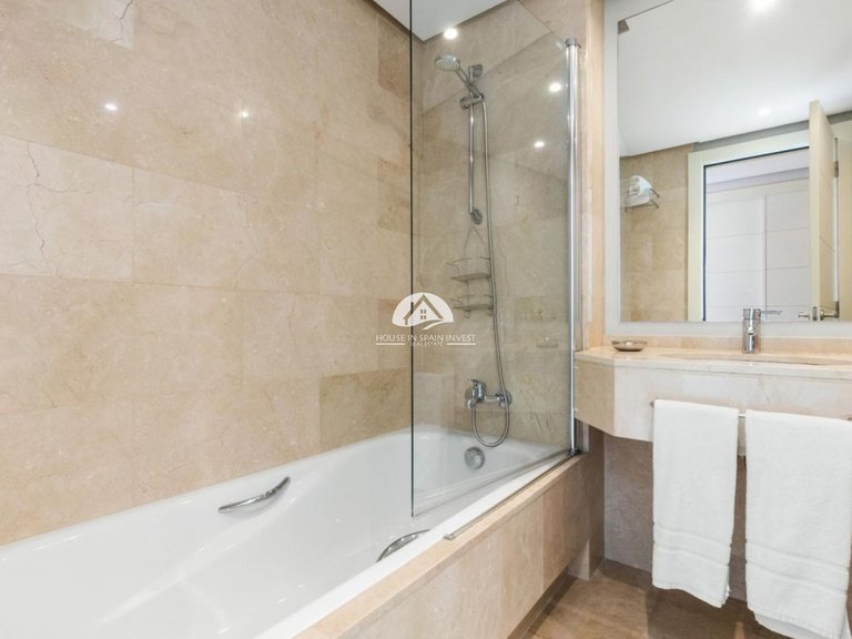 Penthouse for Sale in Las Colinas Golf Orihuela Costa, Alicante 17