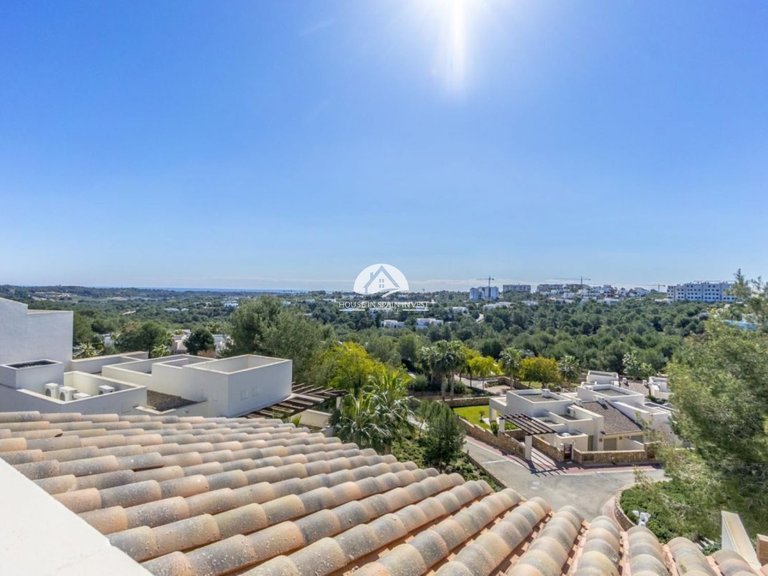 Penthouse for Sale in Las Colinas Golf Orihuela Costa, Alicante 8