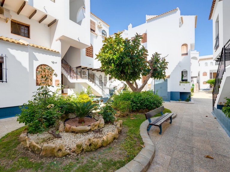 Apartment for Sale in El Acequion - Los Náufragos Torrevieja, Alicante 26