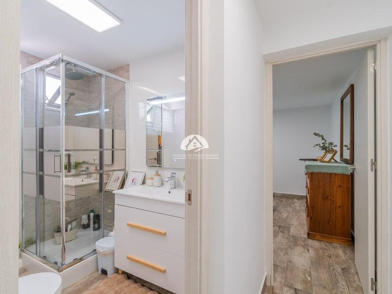 Villa for Sale in Villamartín - Las Filipinas San Miguel De Salinas, Alicante 40