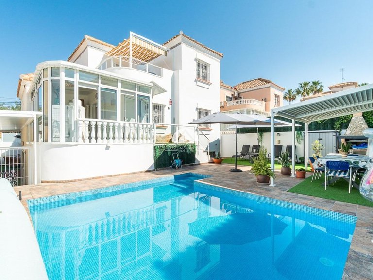 Villa for Sale in Villamartín - Las Filipinas San Miguel De Salinas, Alicante 45