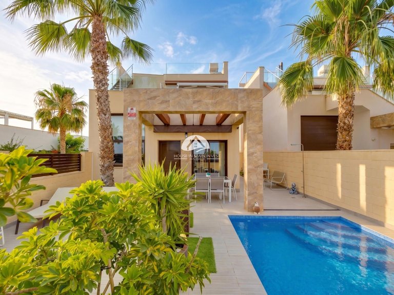 Villa for Sale in Rojales Rojales - Ciudad Quesada, Alicante 2