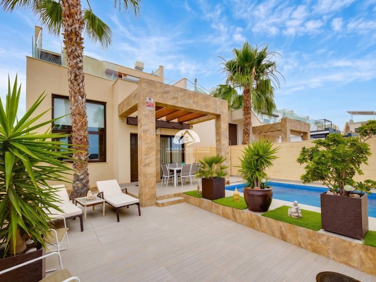 Villa for Sale in Rojales Rojales - Ciudad Quesada, Alicante 3