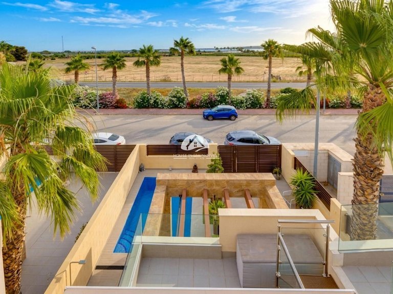 Villa for Sale in Rojales Rojales - Ciudad Quesada, Alicante 4