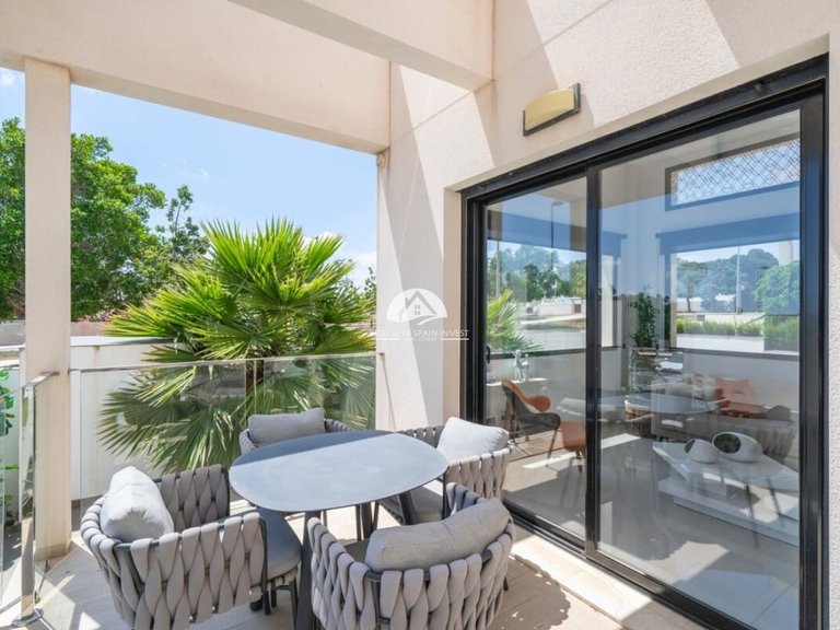 Villa for Sale in Ciudad Quesada Rojales - Ciudad Quesada, Alicante 2