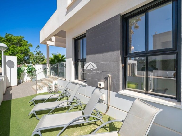 Villa for Sale in Ciudad Quesada Rojales - Ciudad Quesada, Alicante 3
