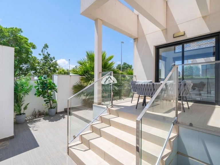 Villa for Sale in Ciudad Quesada Rojales - Ciudad Quesada, Alicante 5