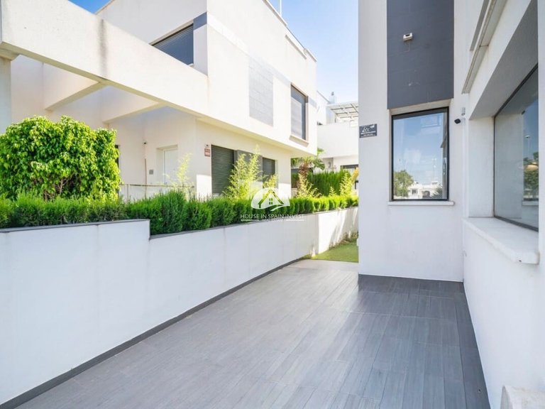 Villa for Sale in Ciudad Quesada Rojales - Ciudad Quesada, Alicante 6