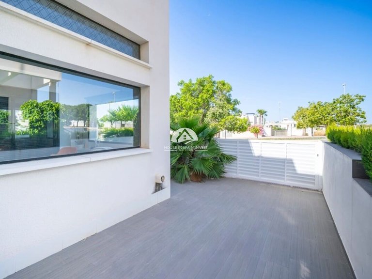 Villa for Sale in Ciudad Quesada Rojales - Ciudad Quesada, Alicante 7
