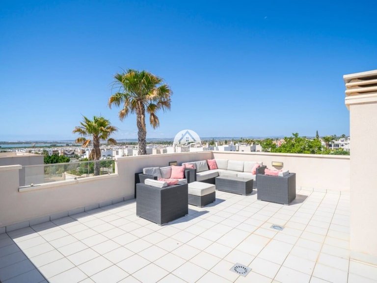 Villa for Sale in Ciudad Quesada Rojales - Ciudad Quesada, Alicante 11