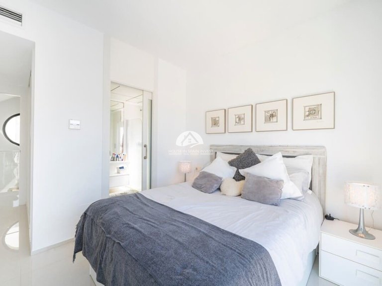 Villa for Sale in Ciudad Quesada Rojales - Ciudad Quesada, Alicante 25