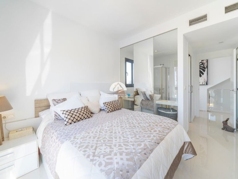 Villa for Sale in Ciudad Quesada Rojales - Ciudad Quesada, Alicante 29