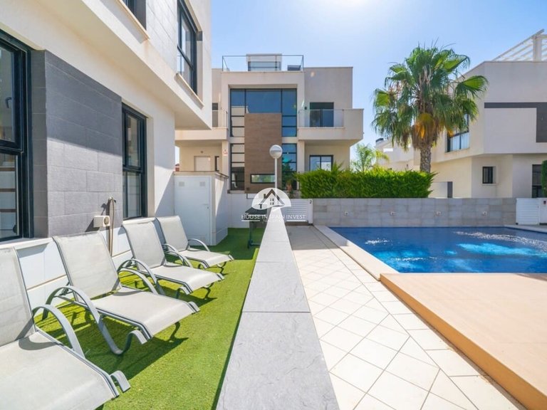 Villa for Sale in Ciudad Quesada Rojales - Ciudad Quesada, Alicante 30
