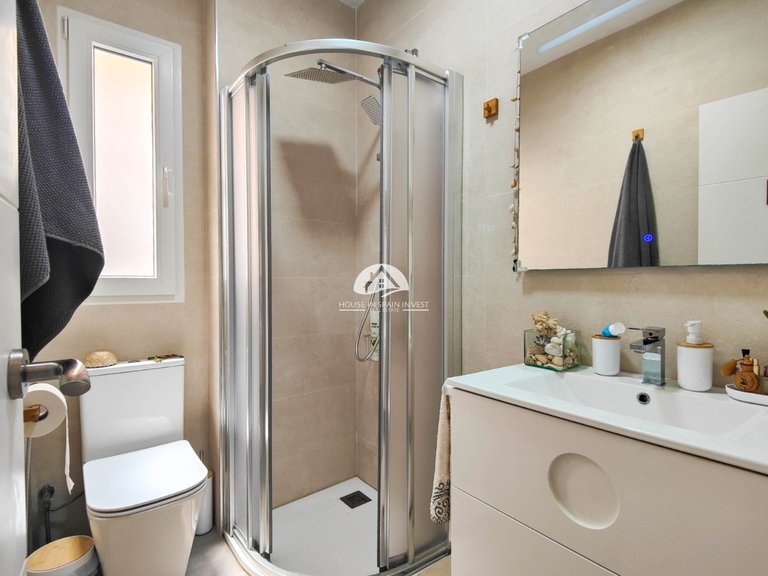 Apartment for Sale in El Acequion - Los Náufragos Torrevieja, Alicante 39