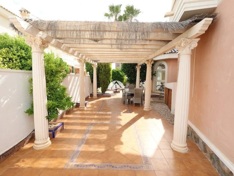 Town House for Sale in Doña Pepa Rojales - Ciudad Quesada, Alicante 6