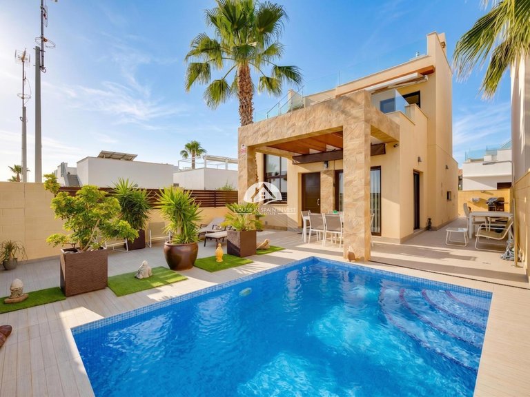 Villa for Sale in Pueblo bravo Rojales - Ciudad Quesada, Alicante 1