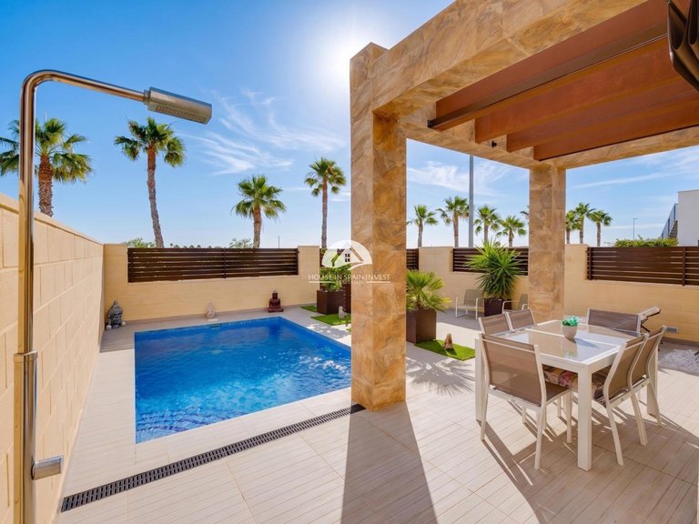 Villa for Sale in Pueblo bravo Rojales - Ciudad Quesada, Alicante 8